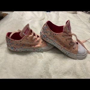 Size 9 toddler confetti converse
